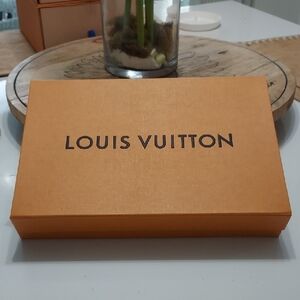Louis Vuitton Signature Orange Box Magnetic cover w/dust bag & card